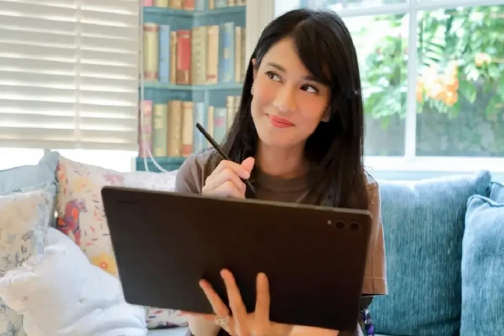 Dian Sastro Jadi Dosen...