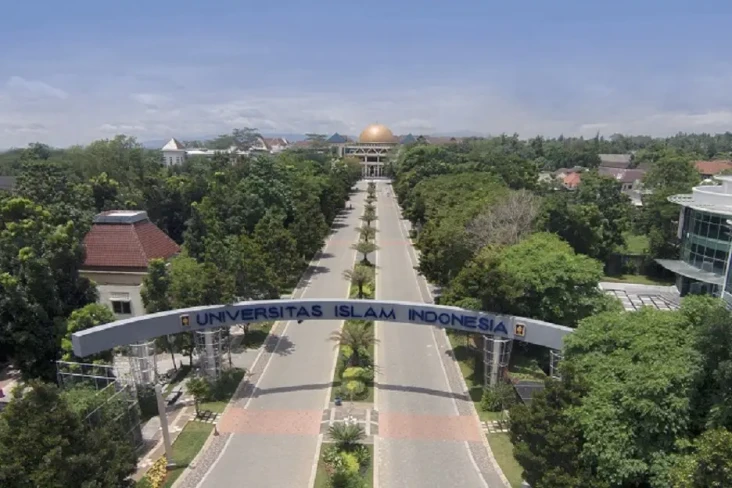 Mau Kuliah di PTS Favorit?...