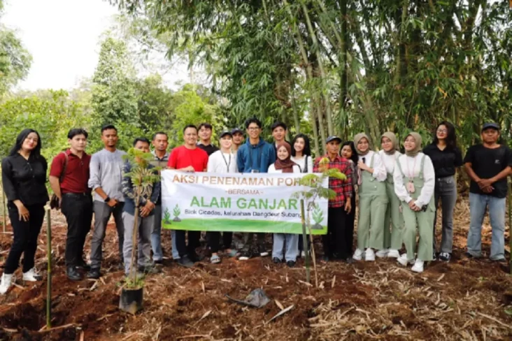 Sambangi Subang Jabar,...