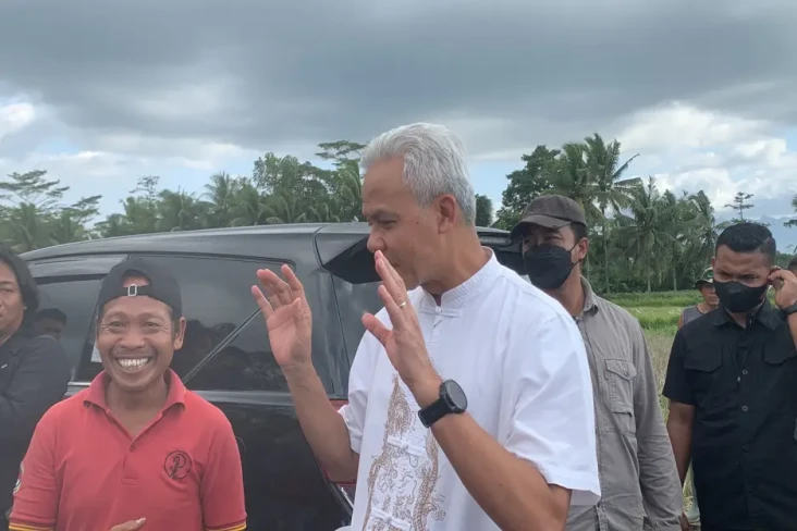 Momen Ganjar Tolak Money...