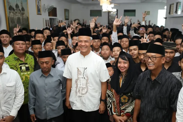 Kunjungi Ponpes Darussalam...