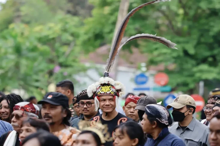 Disambut Antusias Warga,...