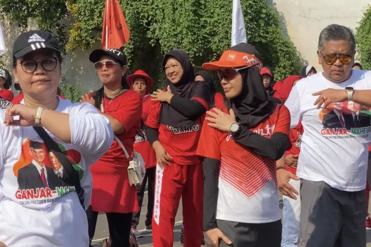 Siti Atikoh Ajak Anak...