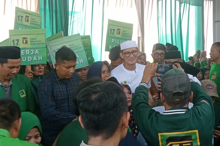 Di Hadapan Sandiaga...