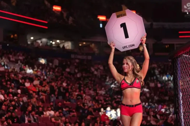 Brittney Palmer, Gadis...