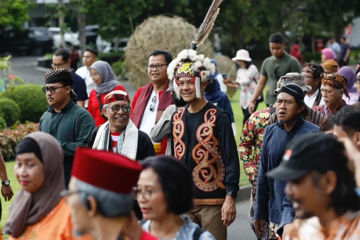 Ganjar Pranowo Meriahkan...