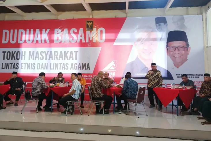 Sarapan Bersama, Mahfud...