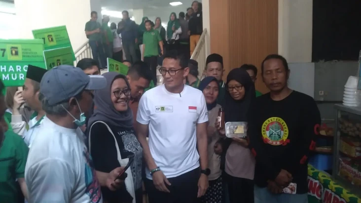 Hadiri Bazar Sembako...