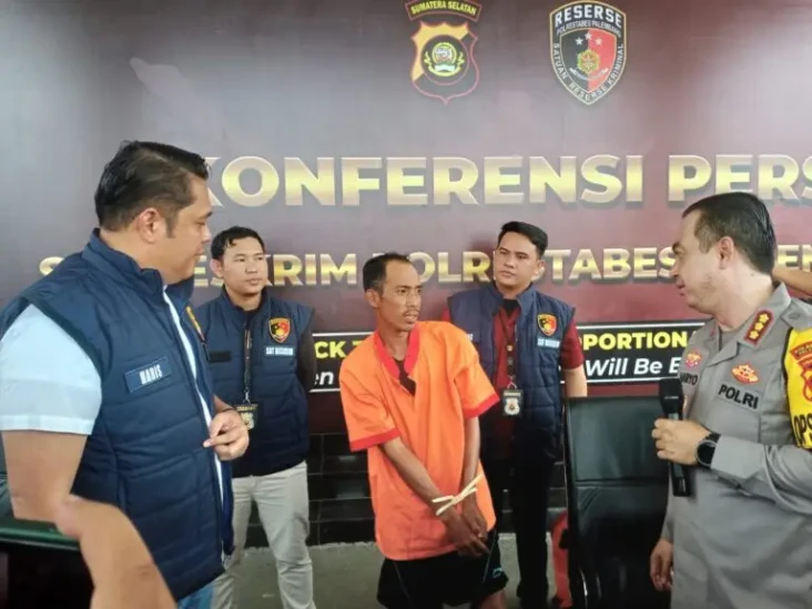 Pria di Palembang Tega...