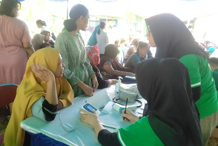 Bazar Sembako dan Pemeriksaan...