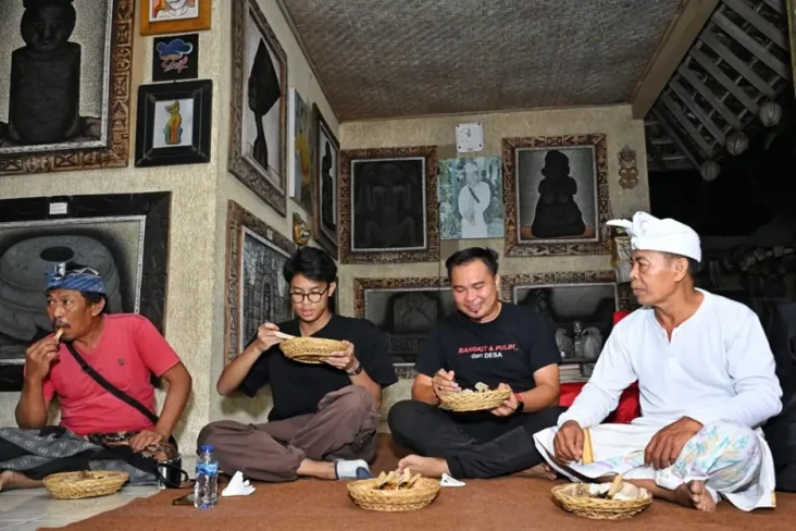 Momen Alam Ganjar Makan...