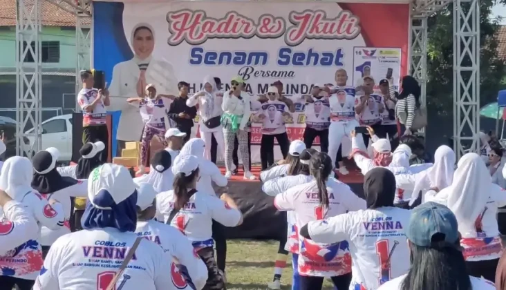 Venna Melinda Sapa Warga...