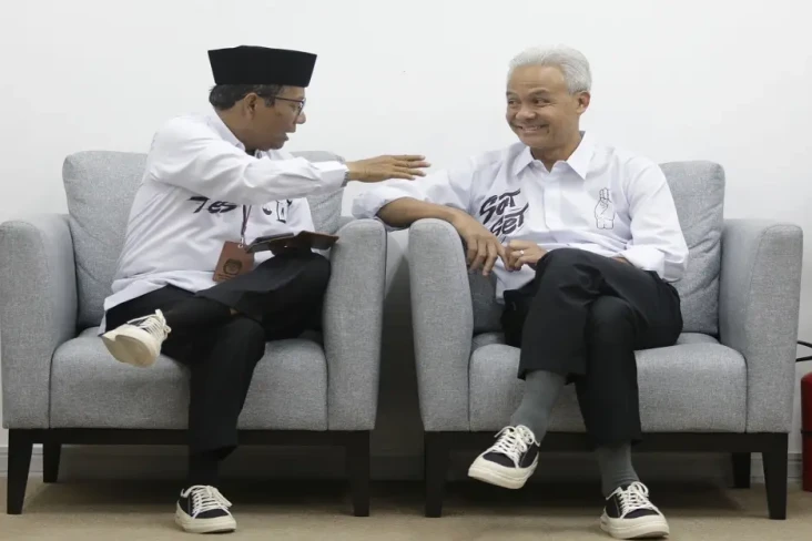 Jabarkan Makna Slogan...