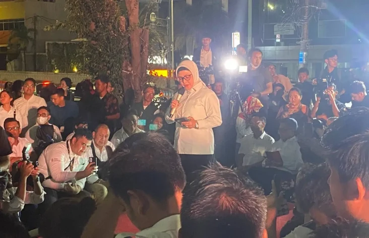 Beri Dukungan, Putri...