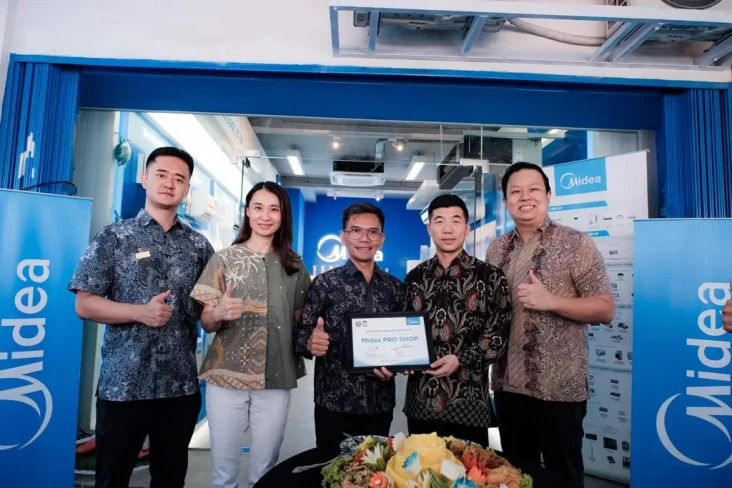 Midea Buka Proshop Pertama...