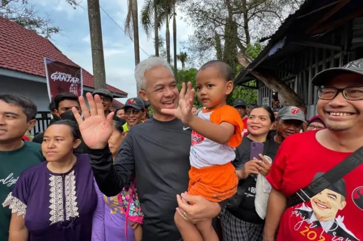 Ganjar Pranowo: KTP...