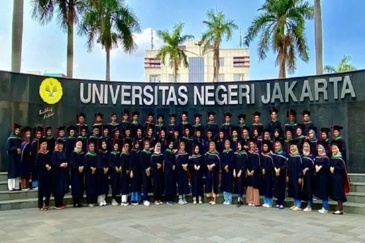 Utak-Atik Peluang Lolos,...