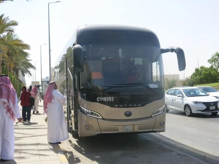Intip Cara Bus di Arab...