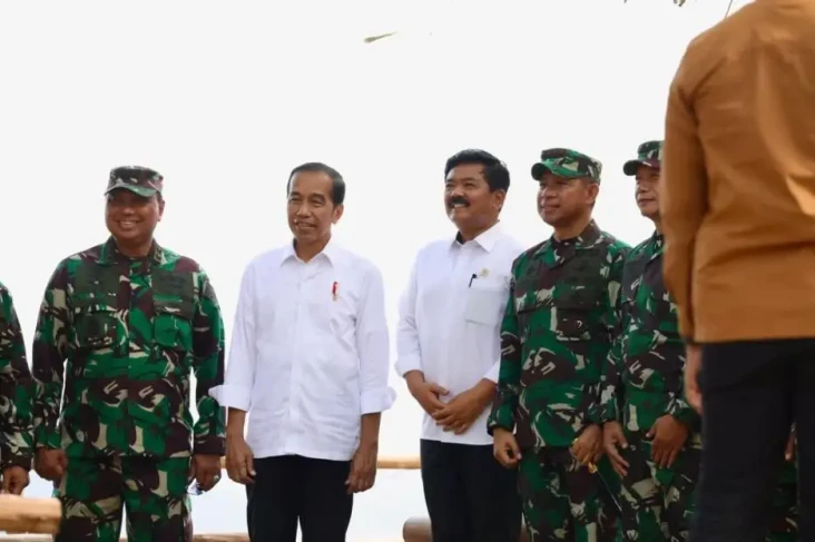 Menteri Hadi Dampingi...