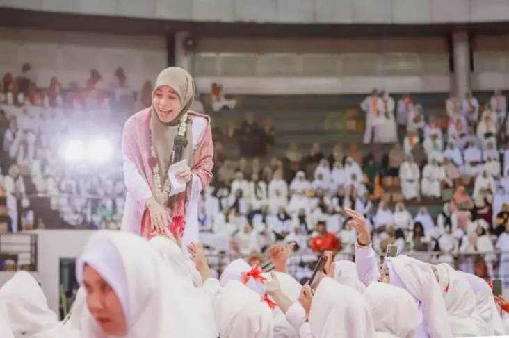 Bersama Ibu-ibu di Jatim,...