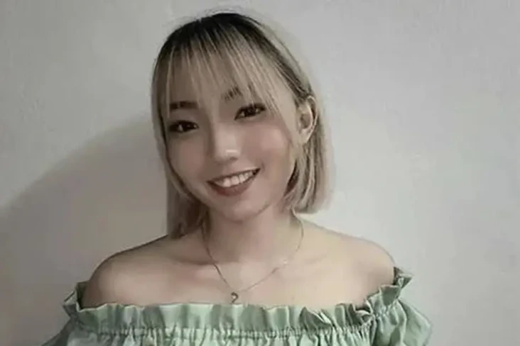 Penyanyi Malaysia Xu...