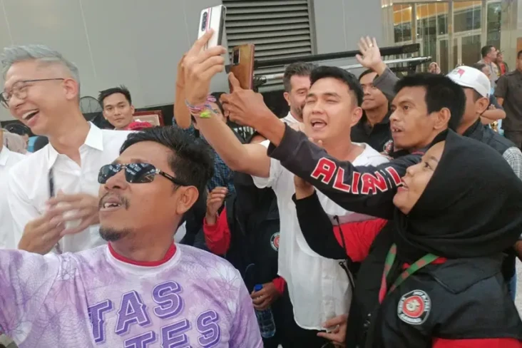 Jelang Debat Cawapres,...