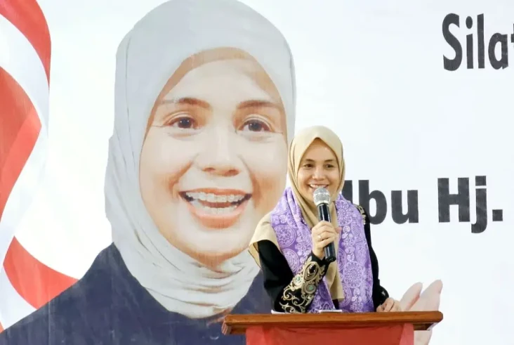 Peringati Hari Ibu,...