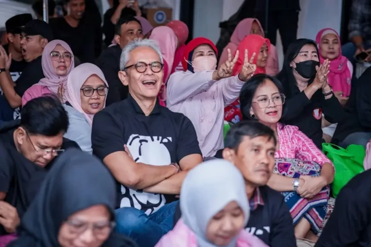 Kala Para Seniman Mendukung...