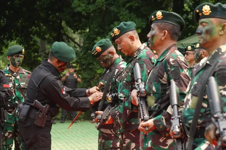 Pangkostrad Letjen TNI...