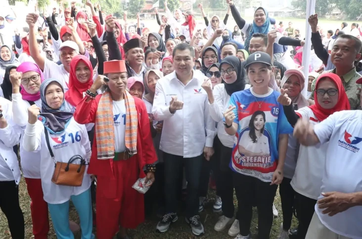 Partai Perindo Gelar...