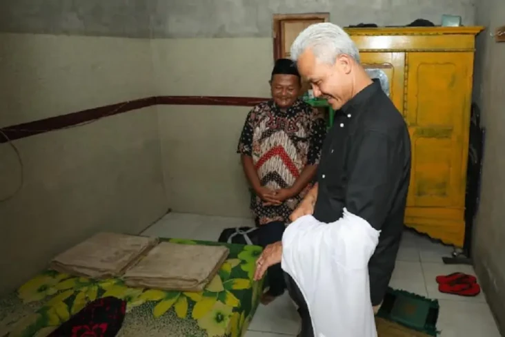 Menginap di Rumah Warga...
