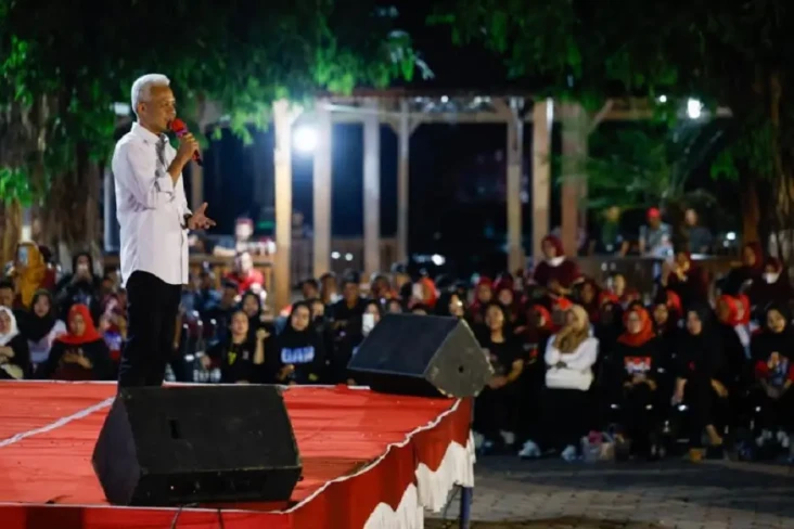 Konsolidasi dengan Relawan...