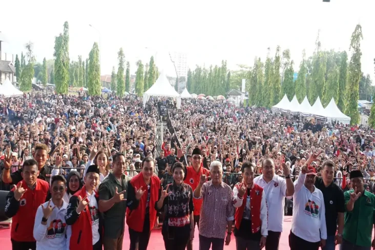 Puluhan Ribu Warga Kendal...