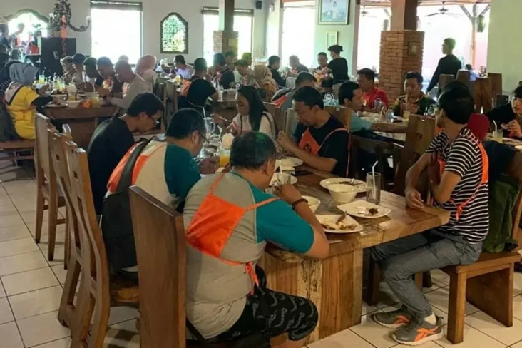 5 Rekomendasi Restoran...