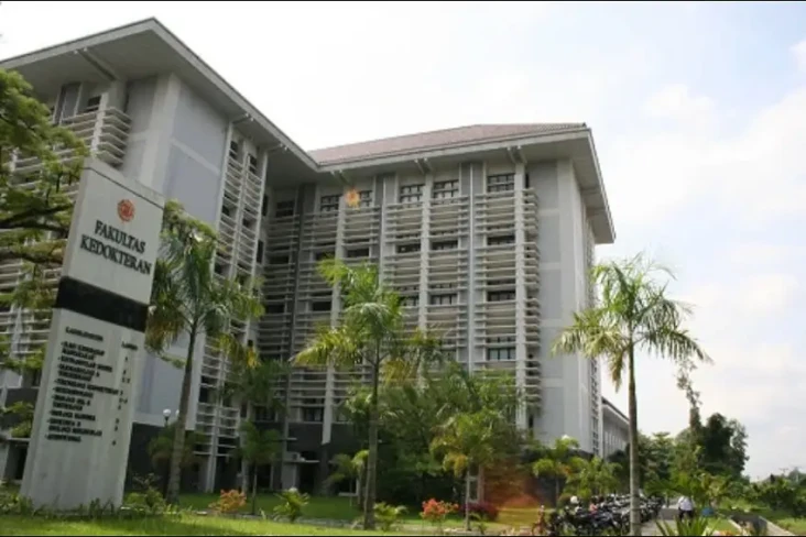Biaya Kuliah Kedokteran...