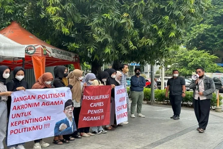 Gunakan Akronim AMIN,...