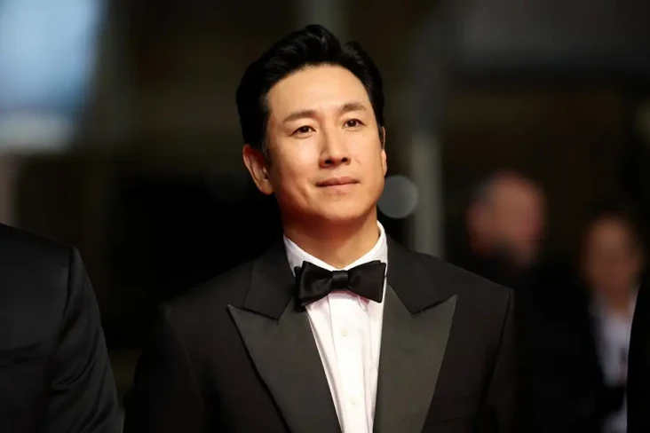 Profil Lee Sun Kyun,...