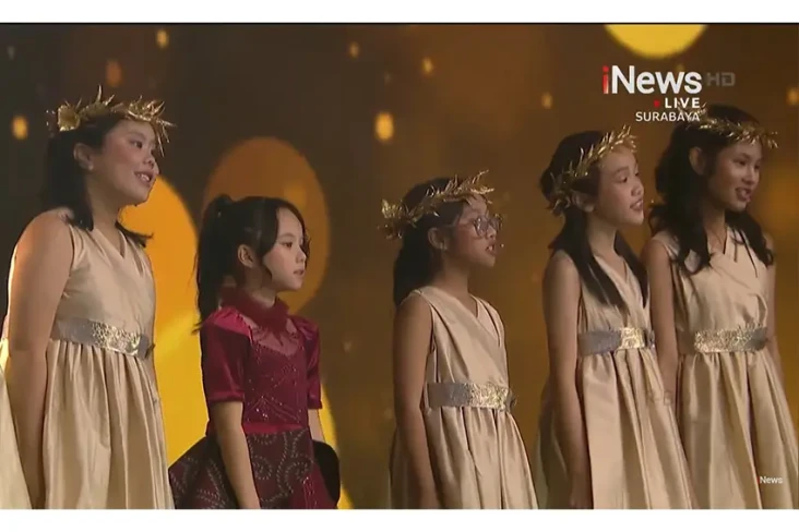 Tampil di Perayaan Natal...