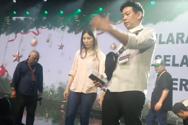16.000 Jemaat Diperkirakan...