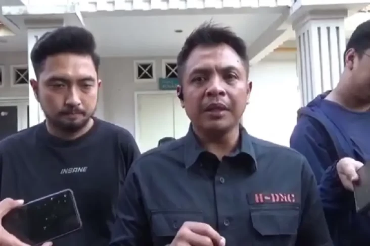 3 Personel Band di Surabaya...