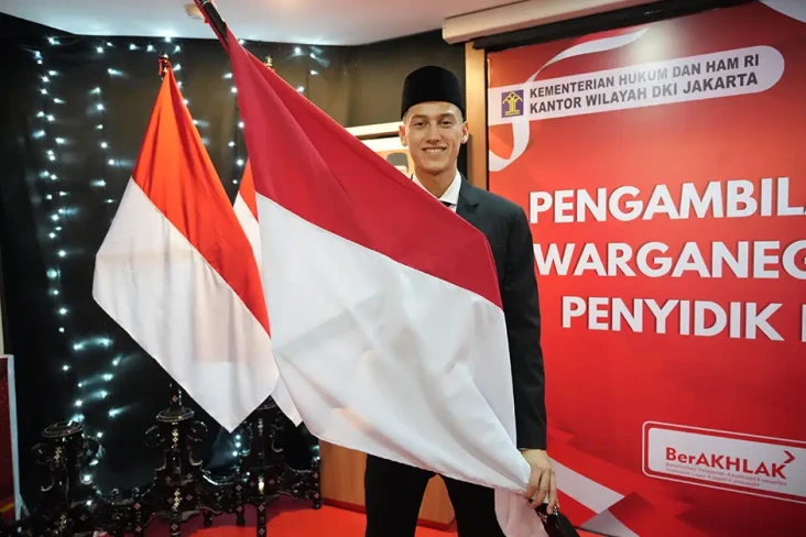 Profil Jay Idzes, Bek...