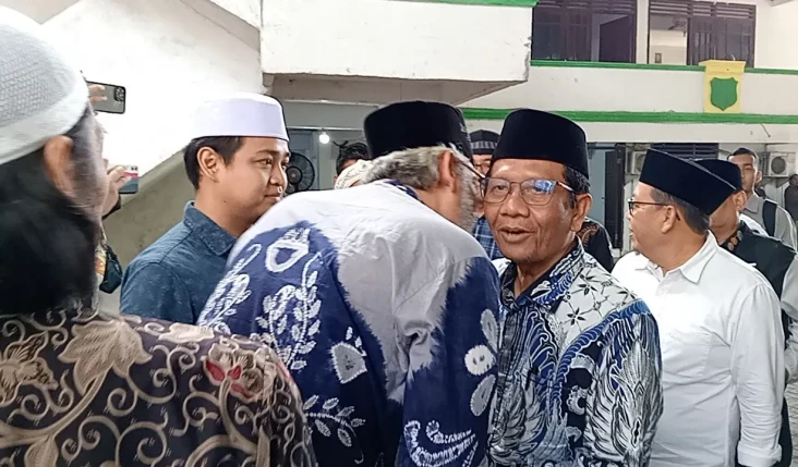 Kunjungi Pesantren Al...