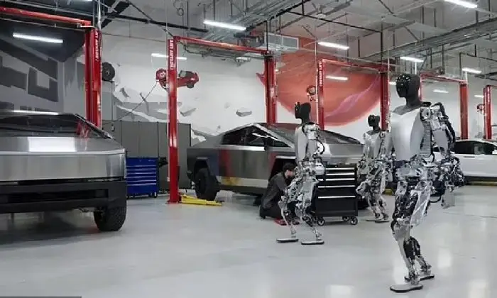 Karyawan Tesla Diserang...
