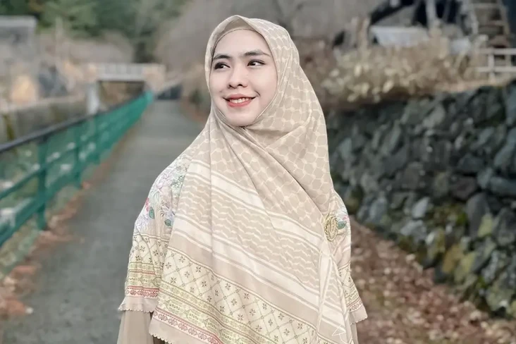 Oki Setiana Dewi Tak...