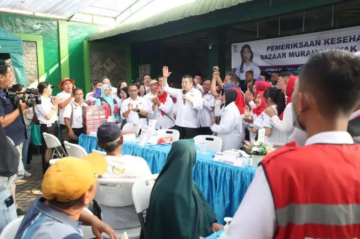 HT Hadiri Bazar Murah...