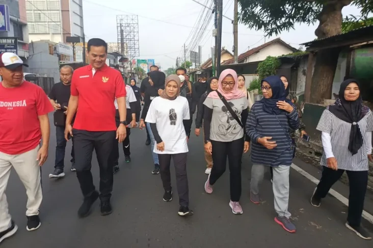 Jalan Pagi di Purwokerto,...