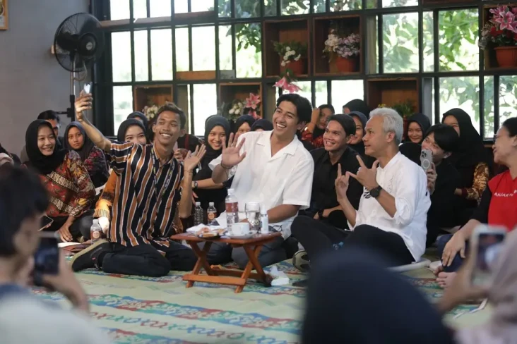 Ganjar Ajak Anak Muda...