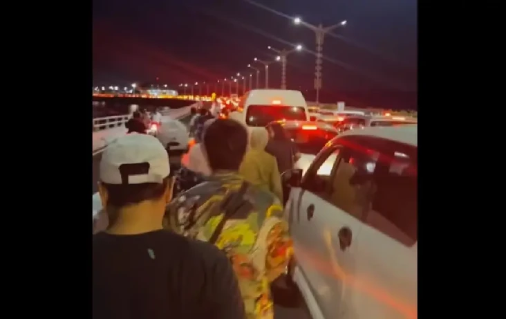 Viral! Jalan Tol ke...