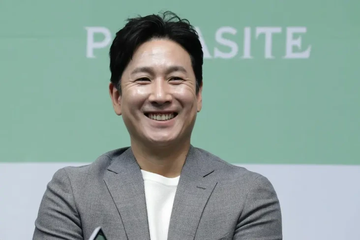 Lee Sun Kyun Dimakamkan...