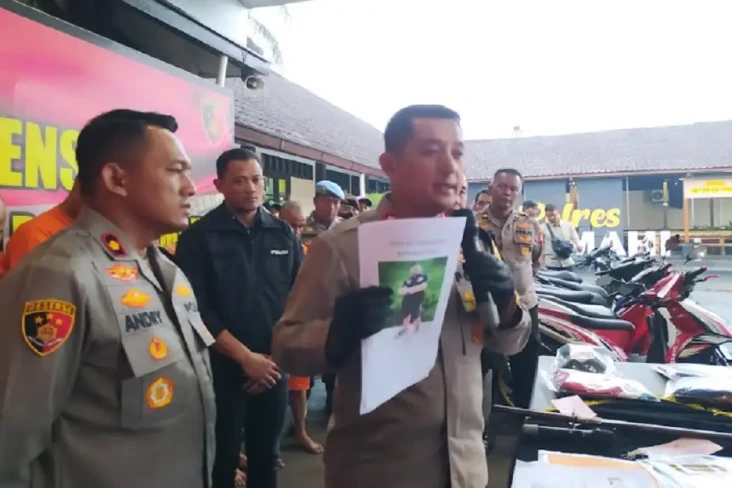 Polisi Buru Pentolan...